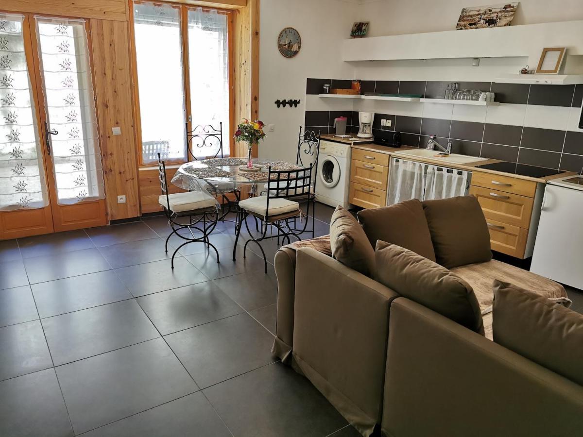 Apartamento Les Oliviers, Avec Terrasse Beaucaire  Exterior foto